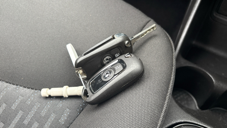 Vauxhall Viva 1.0 [73] SE 5dr Petrol Hatchback